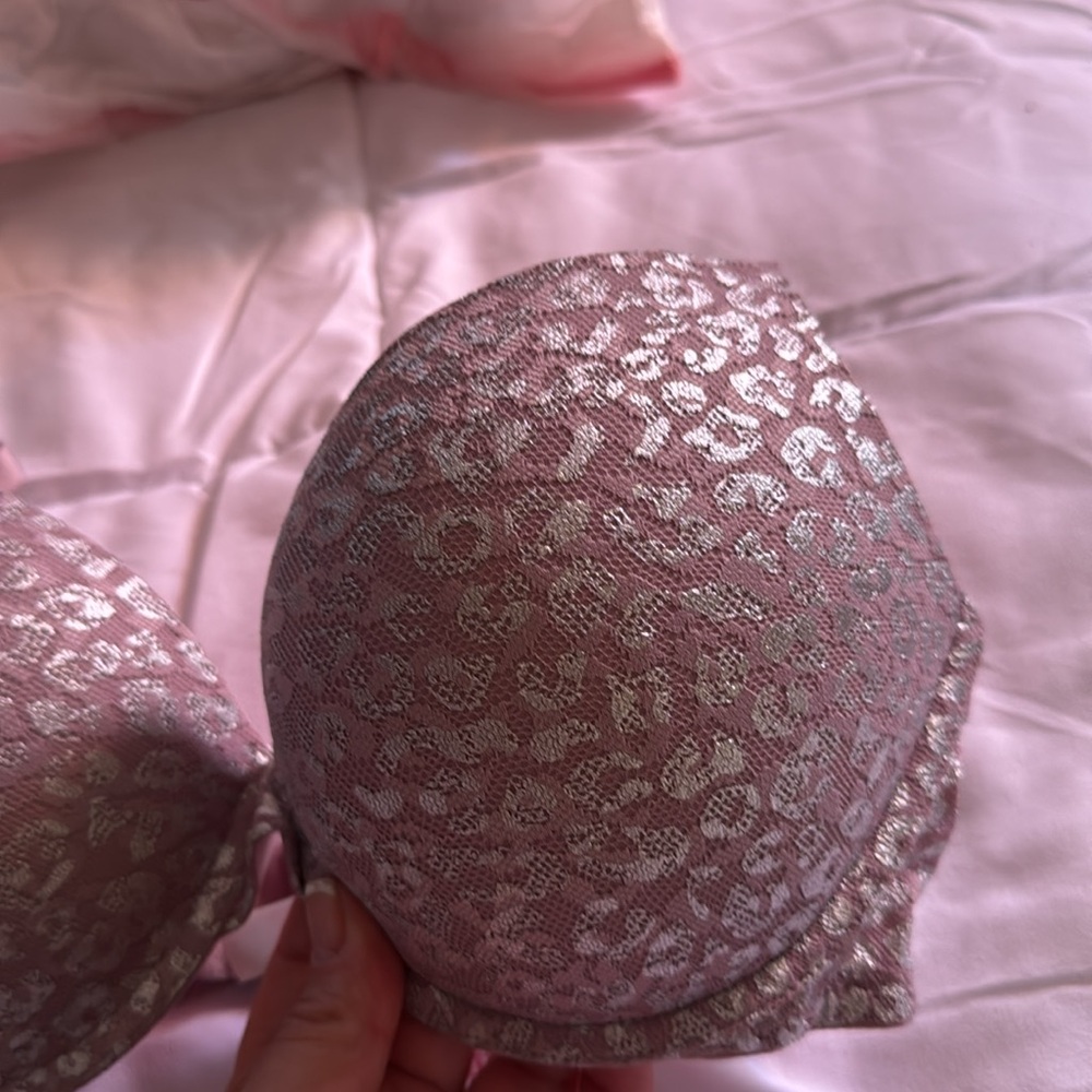 Pink Bra - Picture 2 of 5